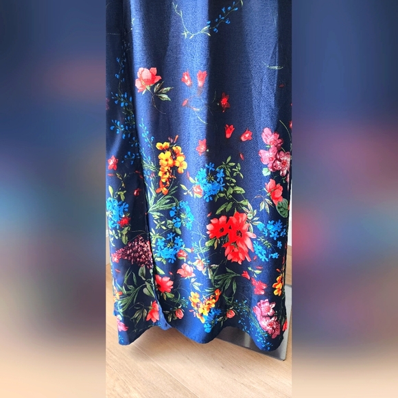 NWT Floral Navy Blue Maxi Dress with Halter Top! - Picture 3 of 6